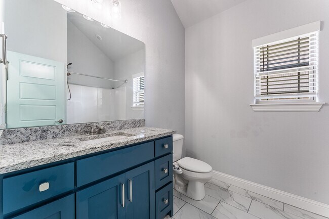 Building Photo - Three bedroom home, ready NOW