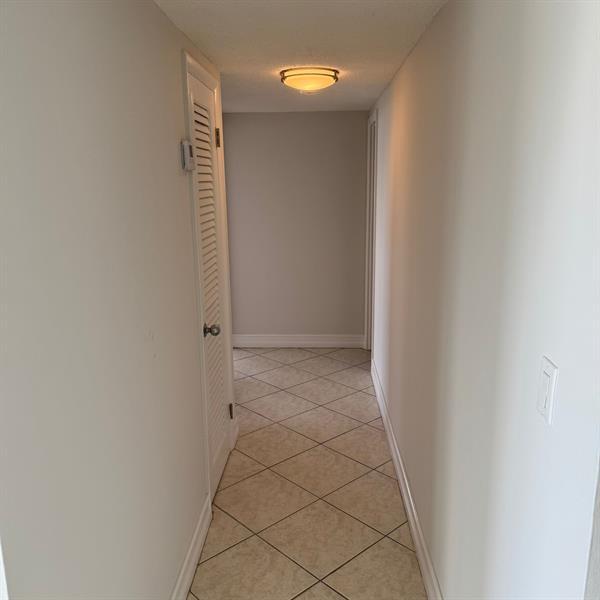 Building Photo - 1455 N Treasure Dr