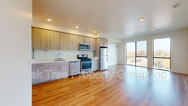 Building Photo - 532 Union St