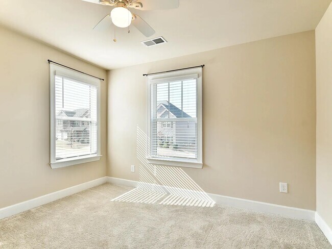 Building Photo - 30 Winged Bourne Ct