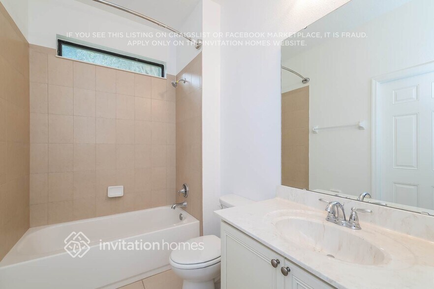Building Photo - 5166 Sassari Ave
