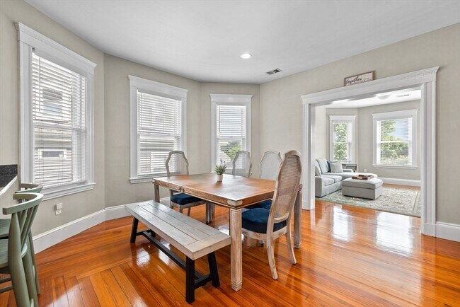 Building Photo - 53 Montvale St