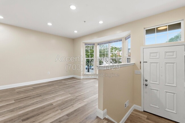 Building Photo - 10299 Wimbledon Pl