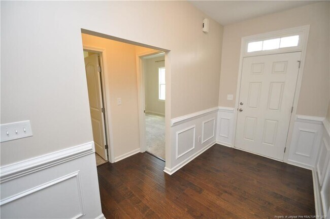 Building Photo - 84 Fairview St