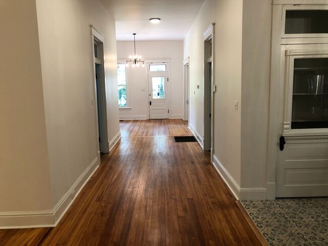 Building Photo - Historic Home for Rent