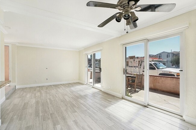 Building Photo - 618 W Balboa Blvd