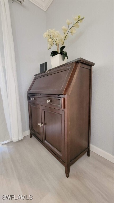 Building Photo - 300 Valley Stream Dr