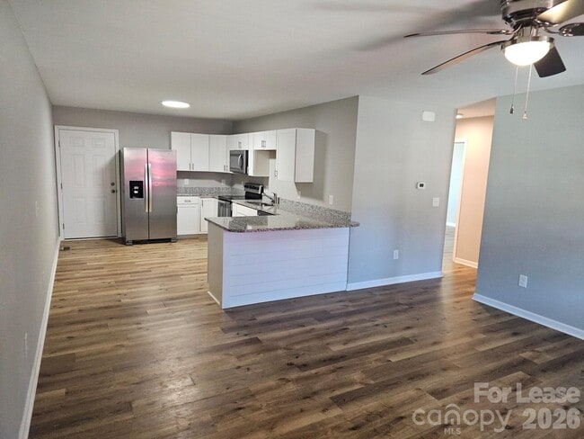 Building Photo - 179 Glen-Gar Dr