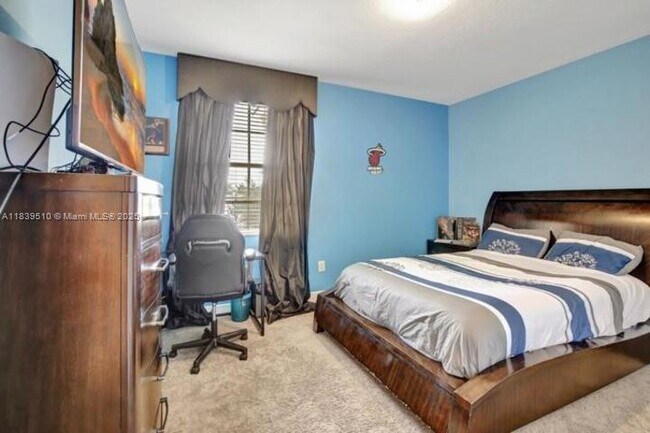 Building Photo - 5078 SW 183rd Ave