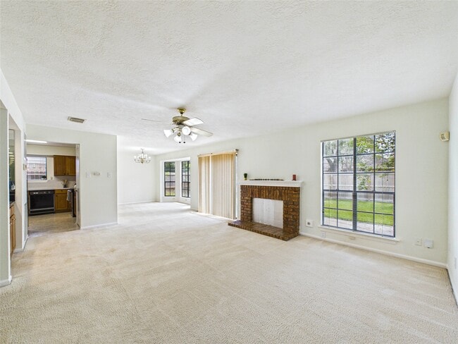 Building Photo - 814 Lochnell Dr