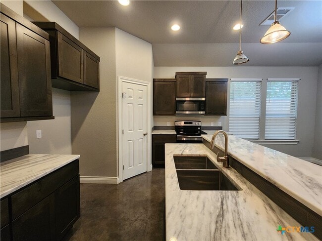 Building Photo - 184 E Torrey St