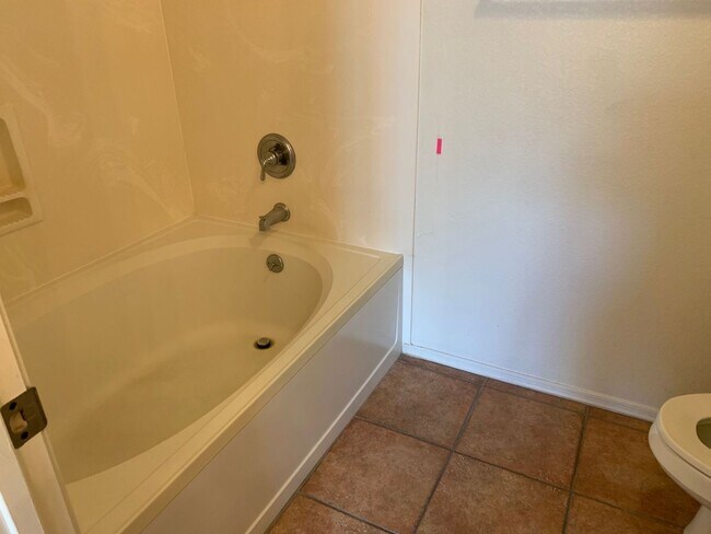 Building Photo - 2 Bedroom - 2 Bath - Garage - 940 Sq. Ft. Condo Tempe Town Lake Condos