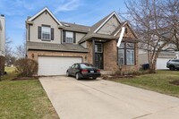 Building Photo - 718 Meadow Dr