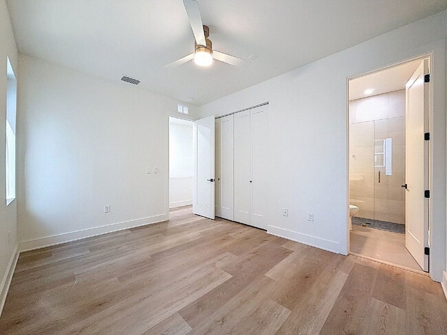 Building Photo - 340 14th St N