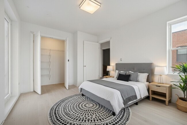 Building Photo - 1035 Commonwealth Ave