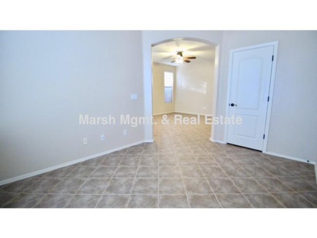 Building Photo - Beautiful single level 2 bedroom home in C...