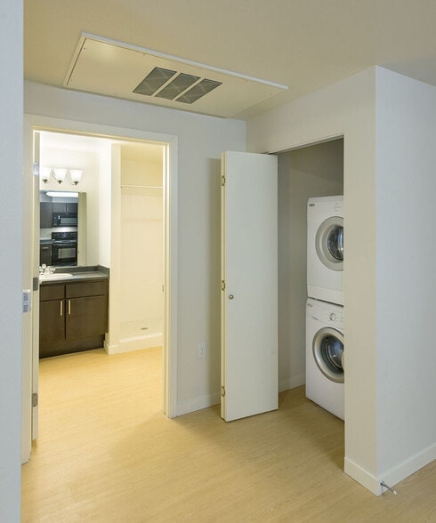 Building Photo - University Station Senior