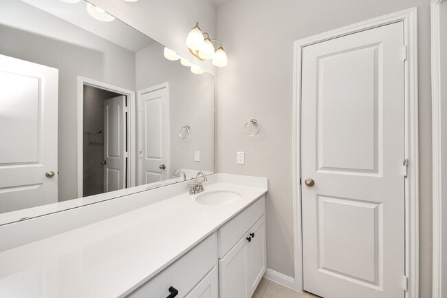 Building Photo - 1930 Waters Branch Dr