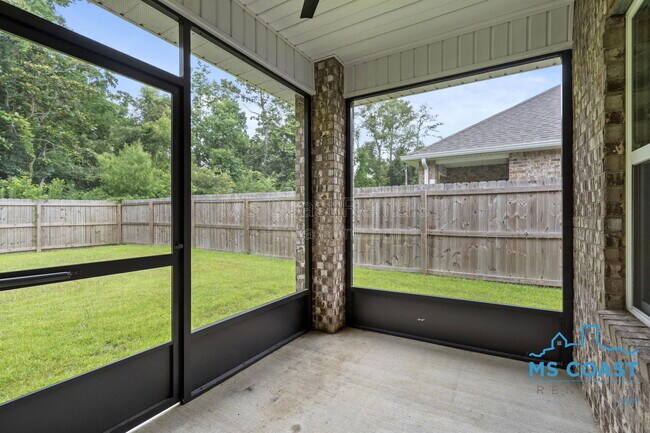 Building Photo - 5759 Overland Dr