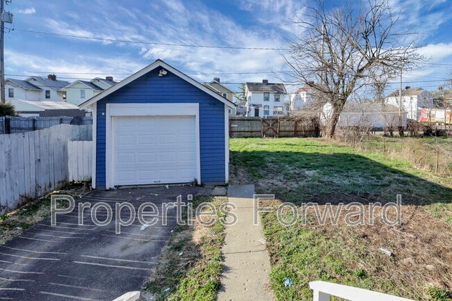 Building Photo - 1185 E 22nd Ave