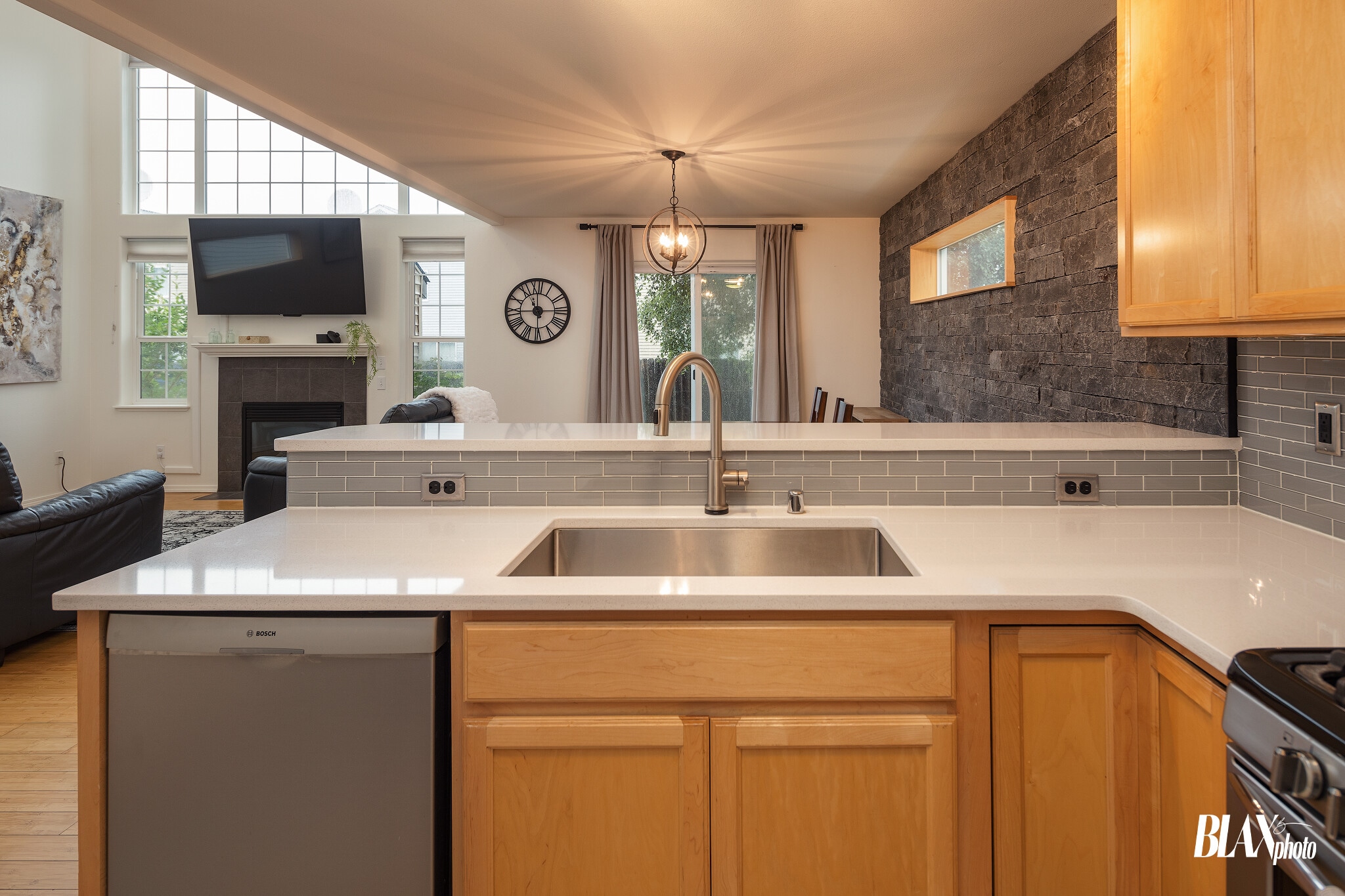 Fully stocked kitchen - 11050 Solitude Cir