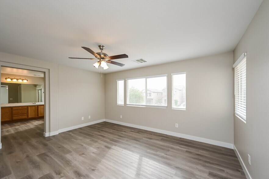 Building Photo - 9327 Wishing Creek Ave