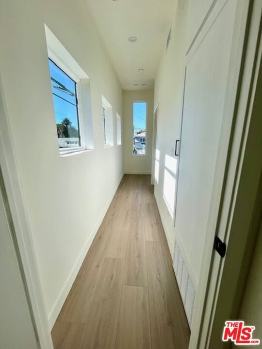 Building Photo - 9946 Farragut Dr