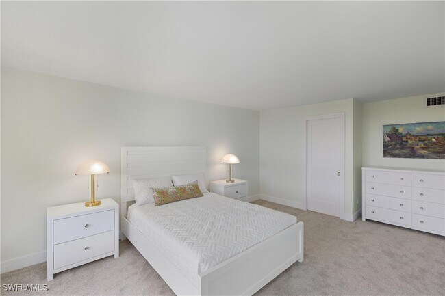 Building Photo - 2316 Gulf Shore Blvd N