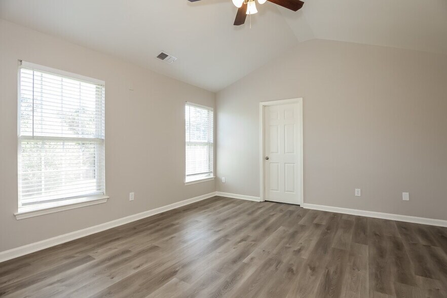 Building Photo - 512 Pawley Dr