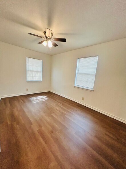 Building Photo - 1110 W Fay St