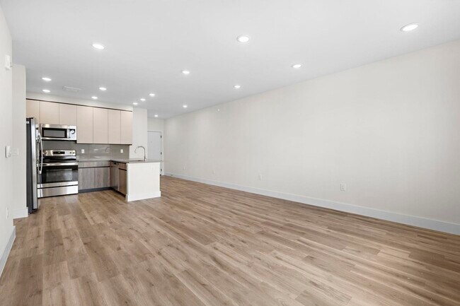 Building Photo - 433 62nd St