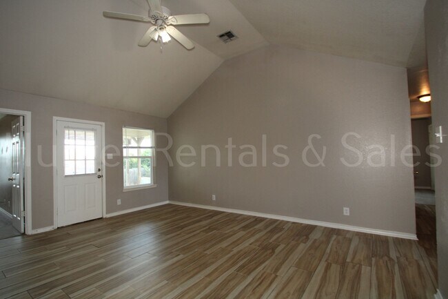 Building Photo - Well-Maintained & Move-In Ready in South Killeen