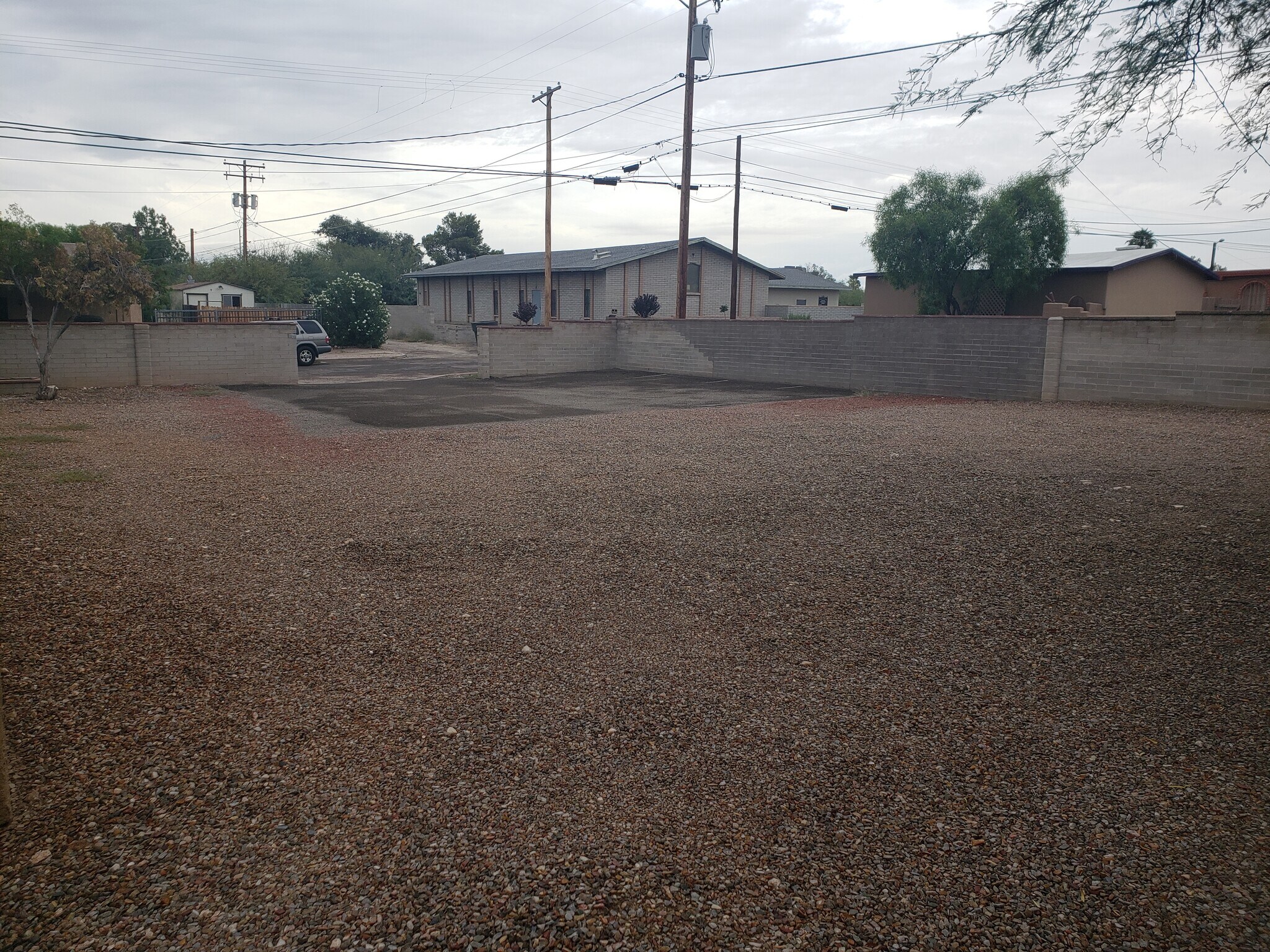 Building Photo - 1048 E Edison St
