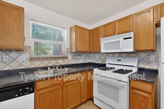 Building Photo - 1700 Violetas Rd NW