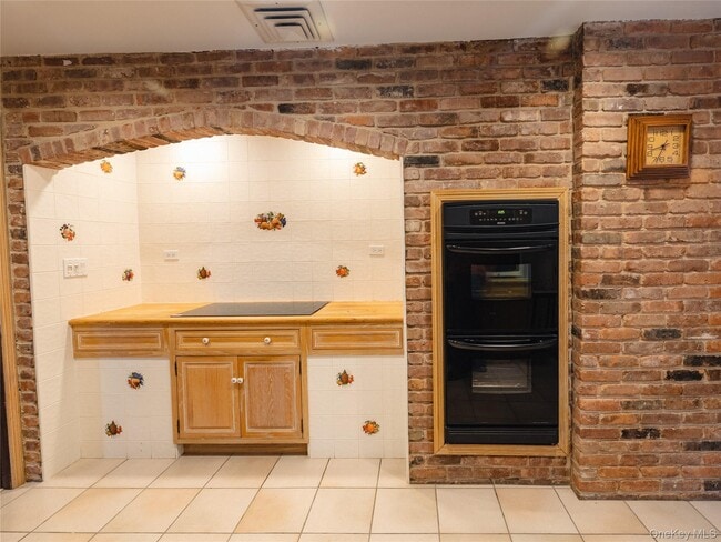 Building Photo - 11 Geralind Dr