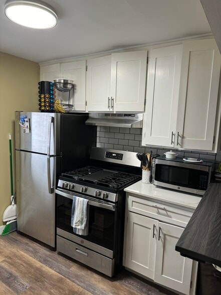 Building Photo - 3325 Stevens St