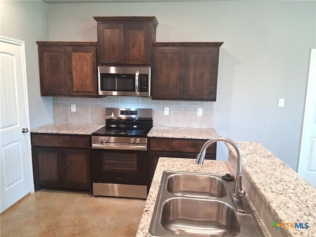 Building Photo - 3010 Privet Dr