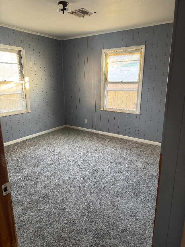 Building Photo - 1125 N 11th St