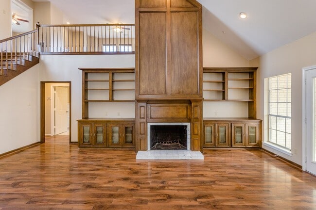 Building Photo - 1703 Plantation Dr