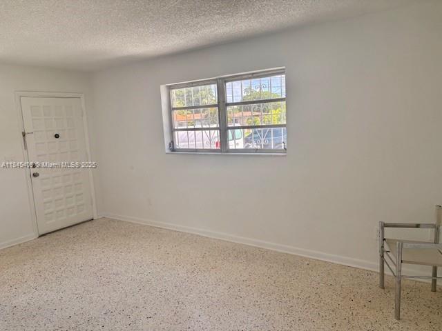 Building Photo - 2837 SW 33rd Ave