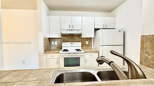 Building Photo - 1739 Village Blvd