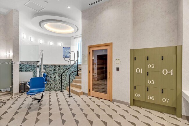 Building Photo - 11 NE 6th St