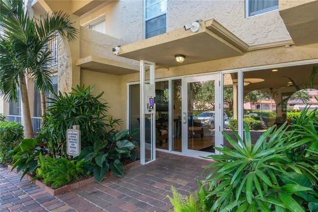 Building Photo - 950 Ponce De Leon Rd