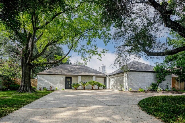 Building Photo - 11618 Lakeside Pl Dr