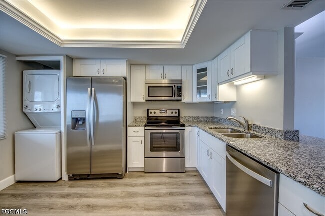 Building Photo - 2526 SE 16th Pl