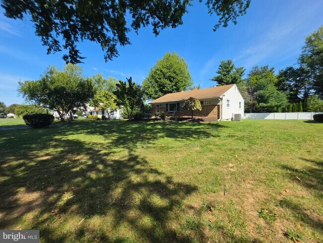 Building Photo - 224 Cedar Ave