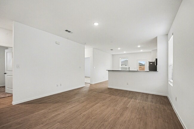 Building Photo - 622 Amber Fls Dr