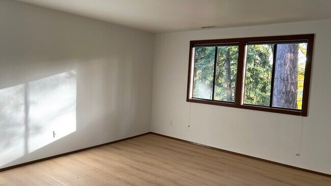 Building Photo - 4630 142nd Pl SE