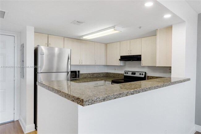 Building Photo - 3000 Coral Wy