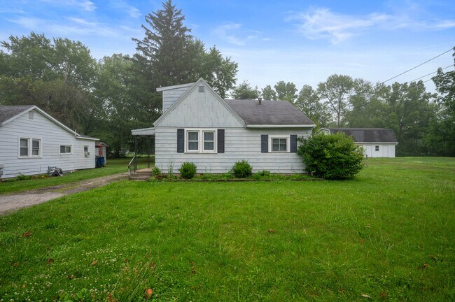 Building Photo - 2520 S Andrews Rd